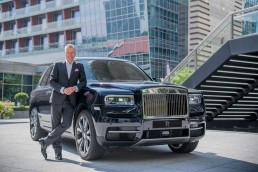 Torsten Müller-Ötvös, Chief Executive Officer, Rolls-Royce Motor Cars with Rolls-Royce Cullinan