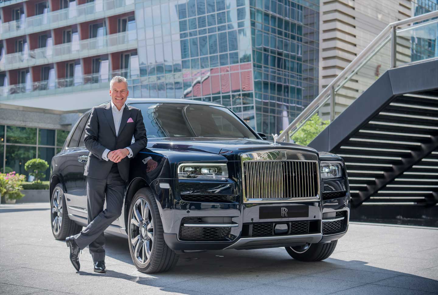 Torsten Müller-Ötvös, Chief Executive Officer, Rolls-Royce Motor Cars with Rolls-Royce Cullinan